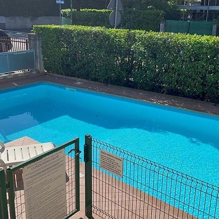 סירמיונה Free Parking - Blue Apartment Vicino Al Centro מראה חיצוני תמונה