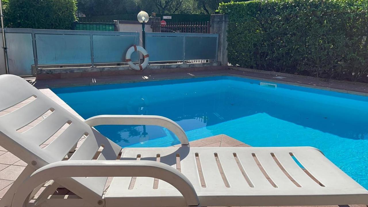 סירמיונה Free Parking - Blue Apartment Vicino Al Centro מראה חיצוני תמונה